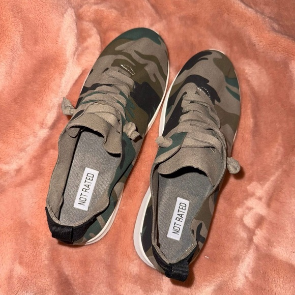 Not Rated Women's Camouflage Sneakers, size 6.5, new never worn! So comfy! Cute! - Picture 2 of 5